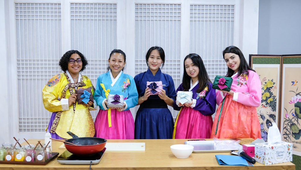 korean-traditional-cooking-class-wrapping-culture-hanbok-event-experience